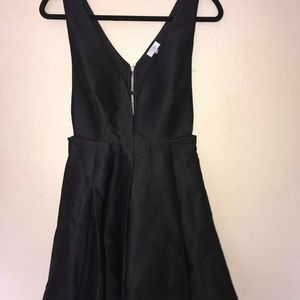 Tobi Black Low V Skater Dress Size Medium